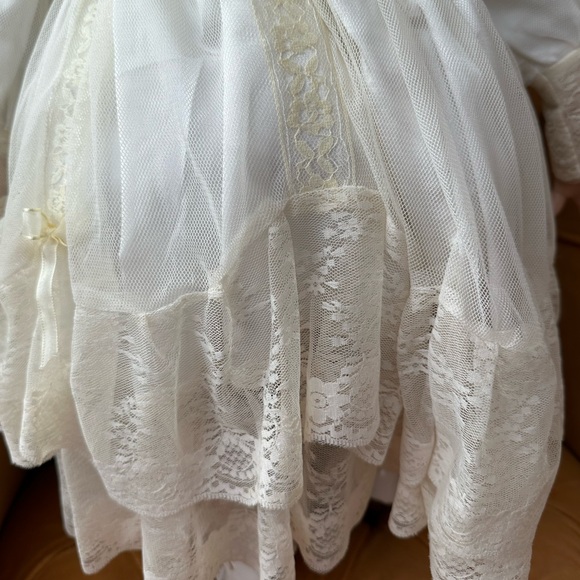 Porcelain Doll - Picture 7 of 16